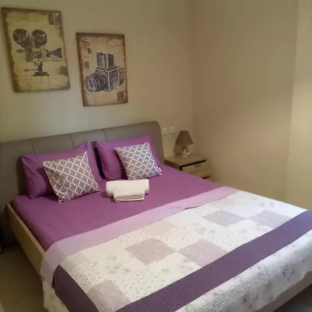 Fanis Apartment *